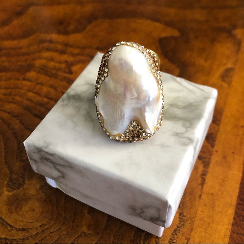 Ladies genuine baroque fresh water pearl rhinestone hammered gold band ring NIB